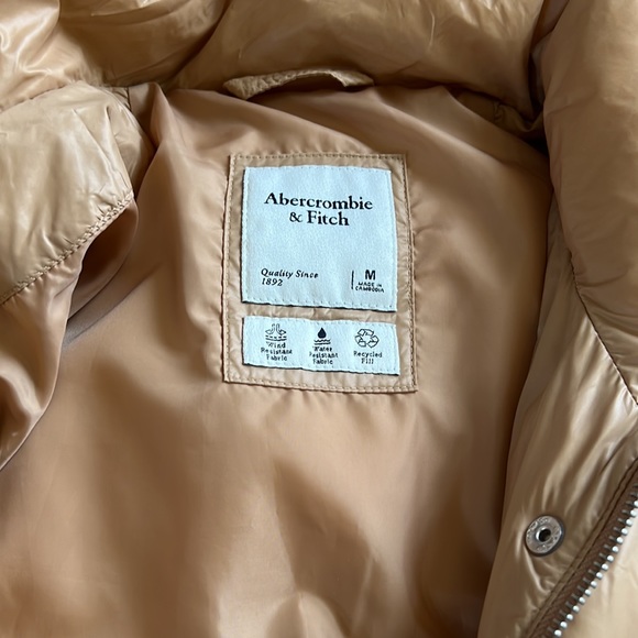 Abercrombie & Fitch Puffy Coat (M) - Picture 2 of 2